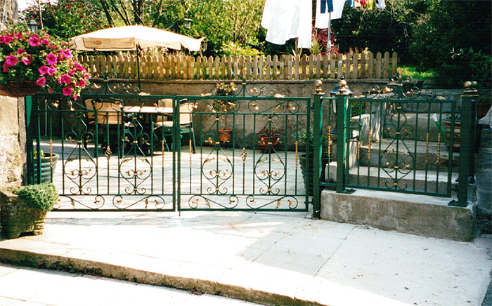 Bespoke metal gates and fencing project 11