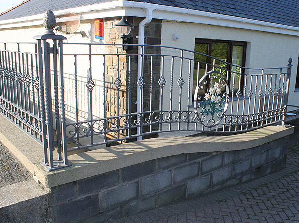 Bespoke metal gates and fencing project 9